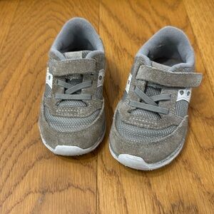 Gently used toddler kids gray tan Saucony sneakers size 5.5